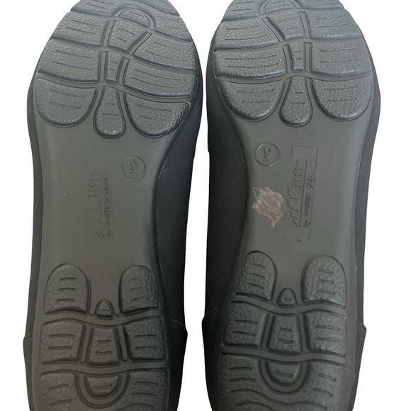 Cliffs by WHITE MOUNTAIN Black Studded Loafers. NWOT. Size 9. Great Condition. - Picture 6 of 7